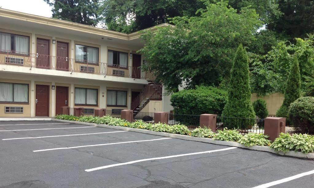 Executive Downtown 3*
